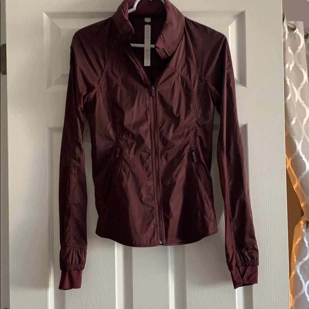 Lululemon wind breaker/rain jacket